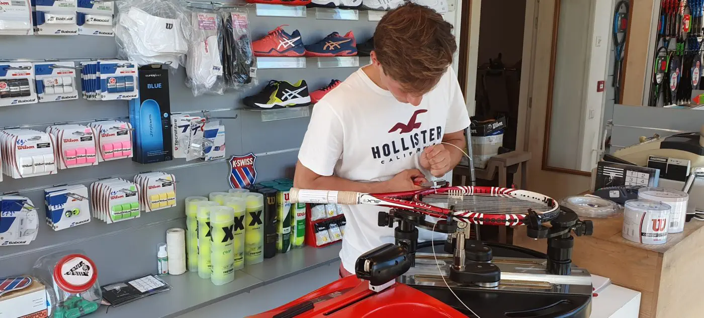 24 UURS BESPANSERVICE BIJ RACKETSHOP DE BATAAF IN DEN HAAG